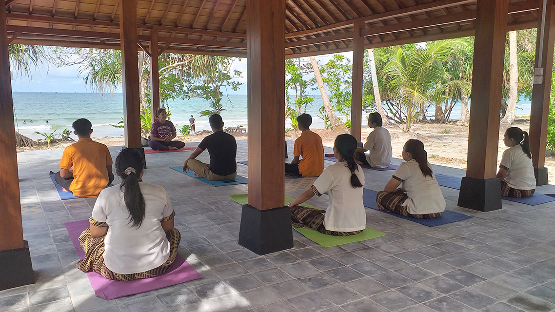 Tranquil ocean yoga at Bintan Spa Resort – Mutiara Beach Resort