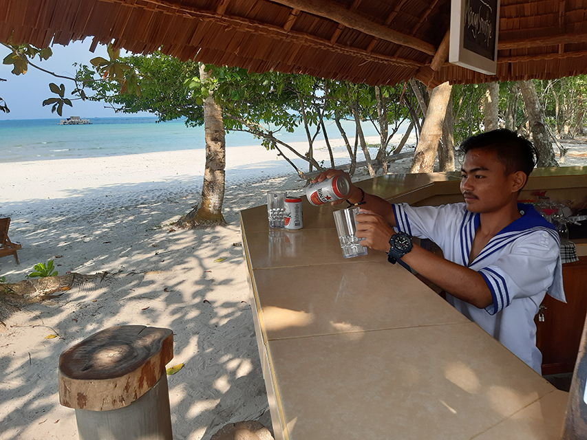 Tropical dining ambiance at Bintan Spa Resort – Mutiara Beach Resort